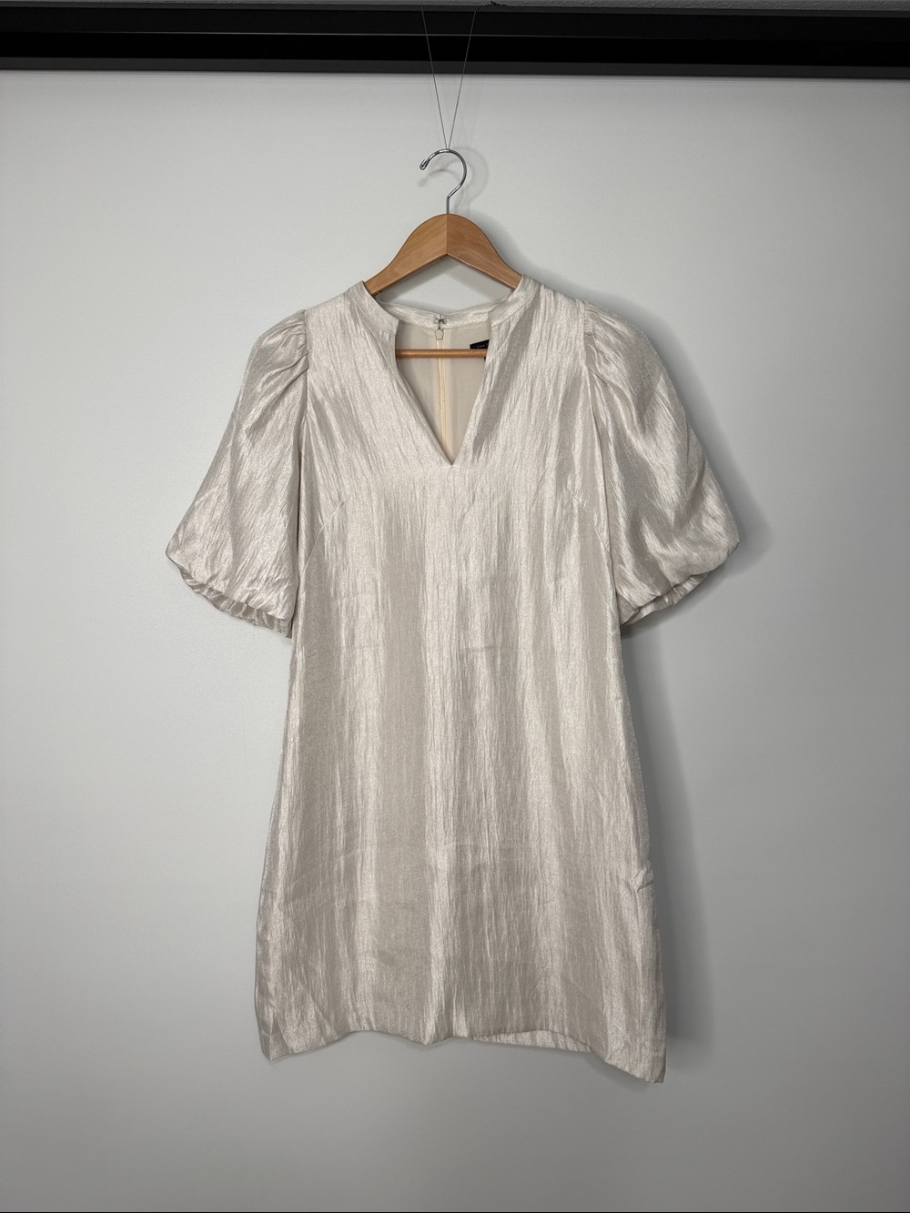 Ann Taylor Ivory Shimmer V-Neck Puff Sleeve Mini Dress Size 0